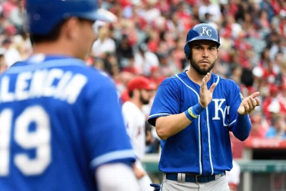 Eric Hosmer collects season-high 4 hits in Royals' 7-4 win over Angels