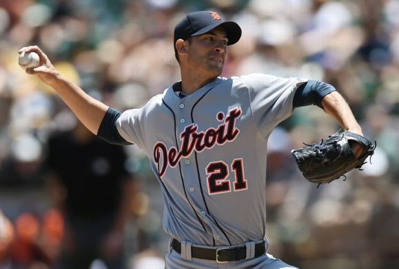 Porcello earns eighth win as Tigers split series