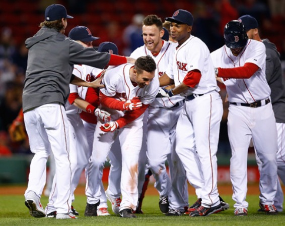 Red Sox beat Reds 4-3 in 12 on Sizemore's walk-off