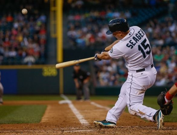 Kyle Seager's three-run homer off Peavy (Video)