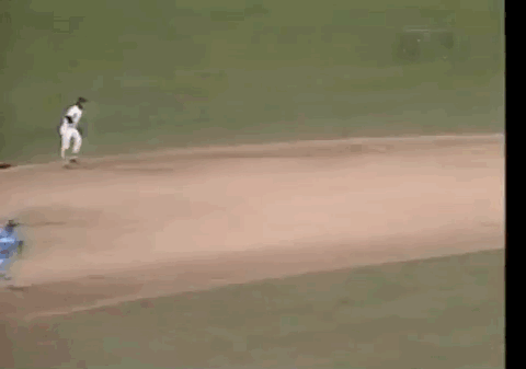 Hal McRae's takeout slide of Willie Randolph in the 1977 ALCS (GIF)
