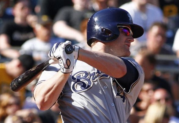 Garza, Overbay lead Brewers past Pirates, 9-3