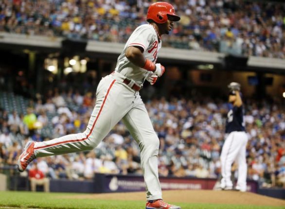 Domonic Brown's solo homer vs Brewers (Video)