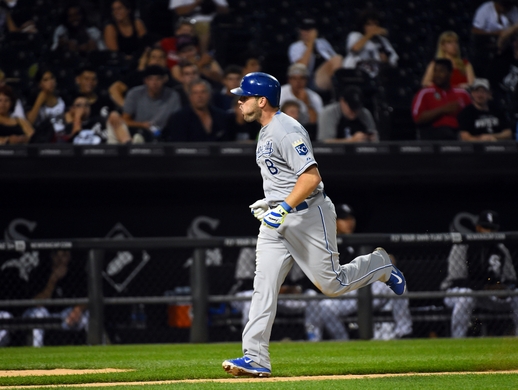 Mike Moustakas' two homers vs White Sox (Video)
