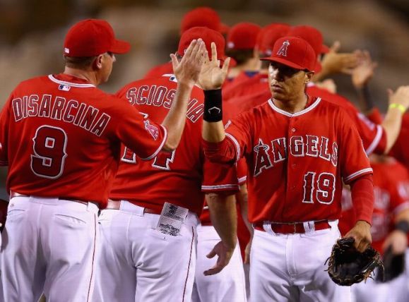 Angels slip past Tigers 2-1 with 6th-inning rally