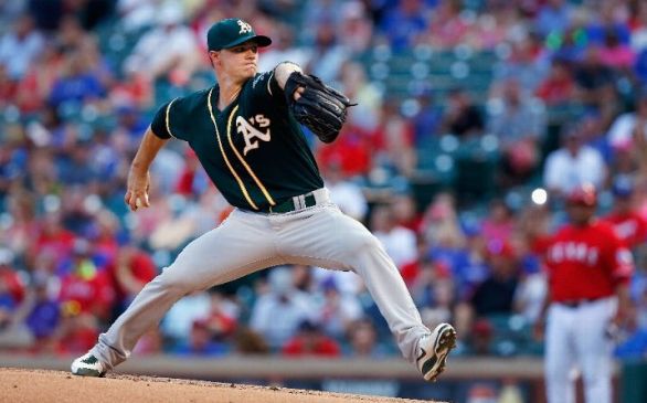 Gray wins 6th straight, A's 4 HRs beat Texas