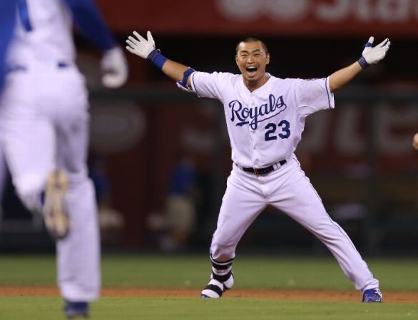 Extra special: Aoki walks off Royals in 14