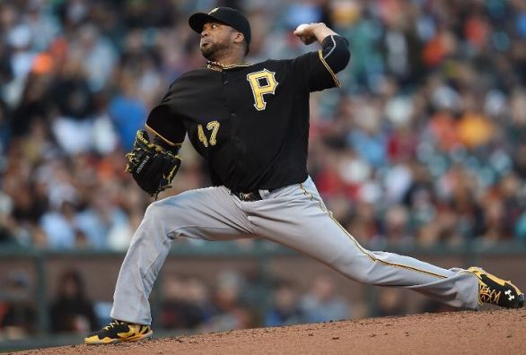 Liriano dominates Giants with 11 strikeouts in 3-1 win