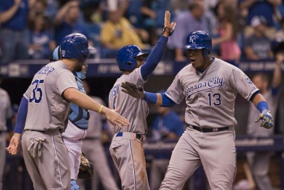 Perez hits 3-run HR in 9th, Royals beat Rays 5-4