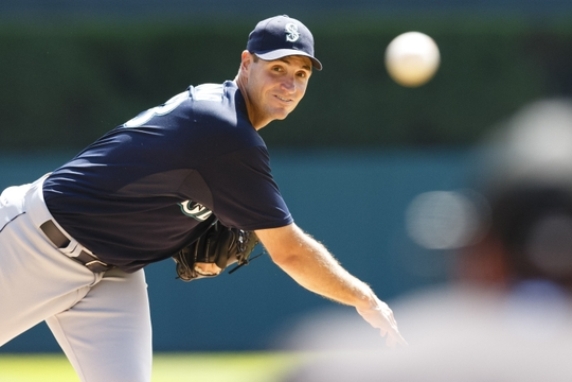 Young, Mariners shut down Tigers 8-1