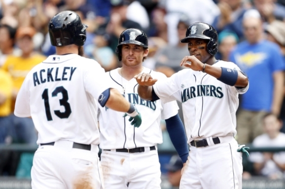 Ackley homers, 4 RBIs sent Mariners over Nationals