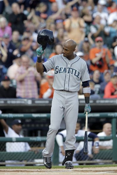 Fans greet Austin Jackson with applause in return to Detroit (Video)