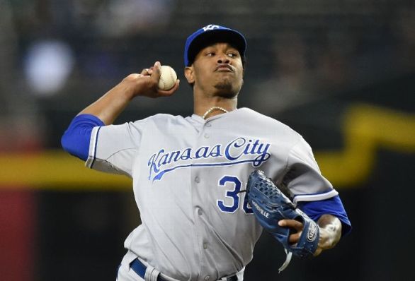 Royals beat D-backs 4-3 for another series win