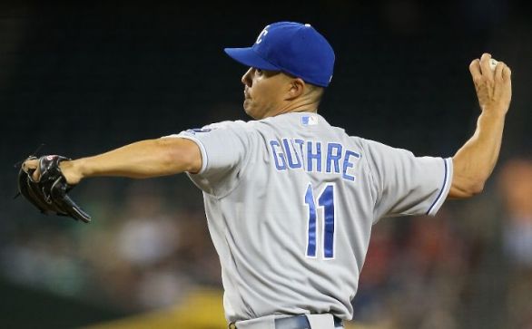 Guthrie pitches CG, KC completes sweep of D-Backs