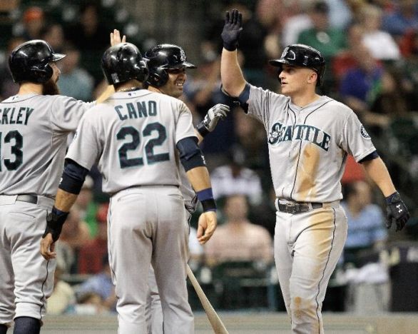 4 homers propel Mariners over Astros 10-5