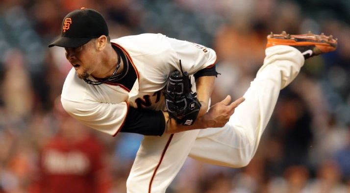 Giants hold D-backs to 2 hits in 5-0 win