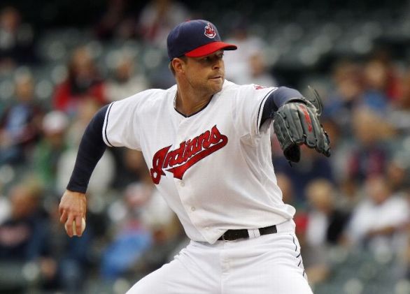 Kluber, Indians stop Twins 8-2 in game 1