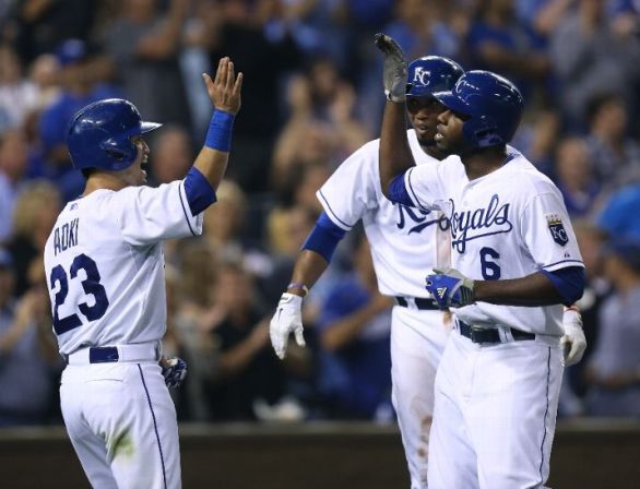 Lorenzo Cain's 3-run homer helps Royals close gap in Central race