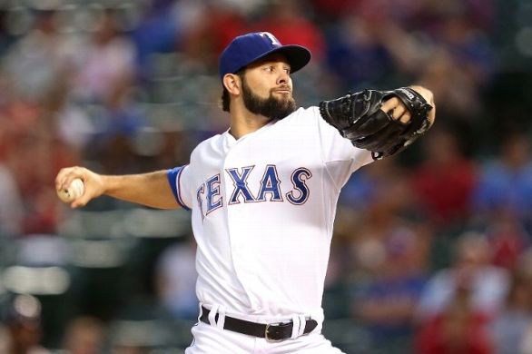 Martinez gets 1st home win as Rangers beat Astros