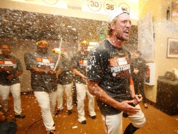 Giants rally after clinching playoff spot on Brewers' loss