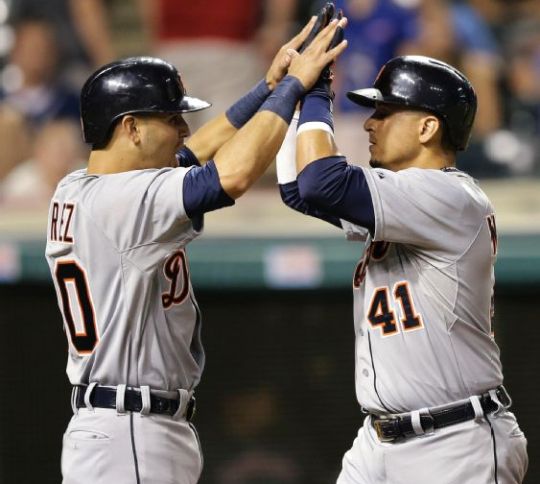 Tigers score 7 in 11th to beat Indians 11-4