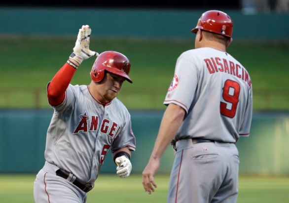 Angels win sixth straight with rout of Texas to pad MLB-best record