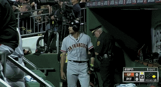 Lady wanders into Giants dugout during NL wild-card gam