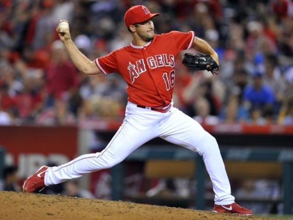 Huston Street agrees to a two-year extension with Angels