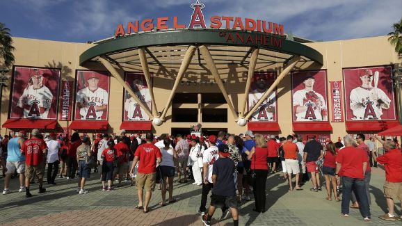 Fan in critical condition after attack in Angel Stadium lot following Game 2