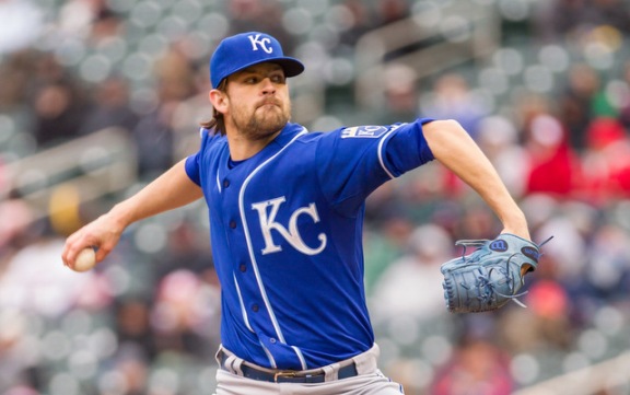 Marlins acquire Aaron Crow from Royals
