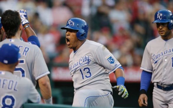 Moustakas, Perez homer in Royals' 6-4 win over Angels