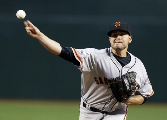 Giants beat D-backs 5-2 for Heston's first big league win