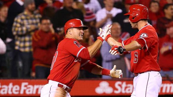 Freese's homer in 7th helps Richards, Angels top Rangers 3-2