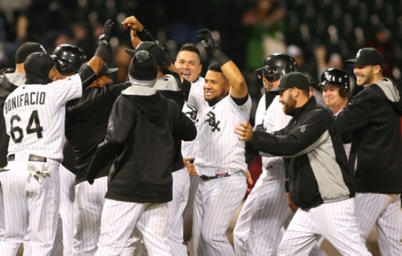 White Sox rally for 4-3 victory over Indians