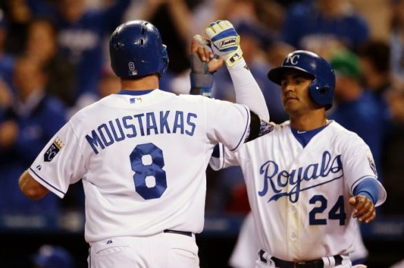 Moustakas sends Royals to 6-5 victory over Twins