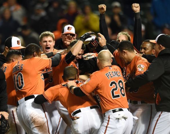 Lough HR in 10th, Orioles top Red Sox 5-4 to end 5-game skid