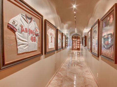 Former MLB second baseman Damion Easley is selling his baseball-themed mansion