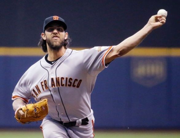 Bumgarner notches another win, Giants beat Brewers 6-3