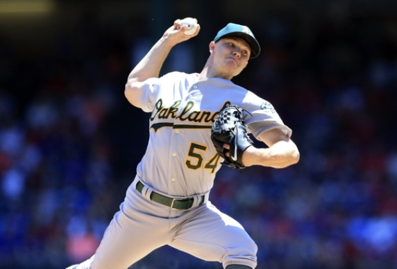 Vogt, unusually wild Gray carry A's past Rangers 7-1