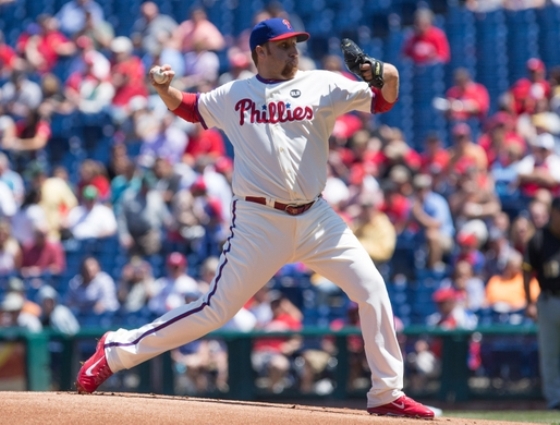 Harang, Howard lead Phillies to 4-2 win over Pirates