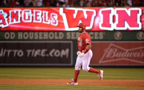 Pujols' RBI single in 9th gives Angels 4-3 win over Padres