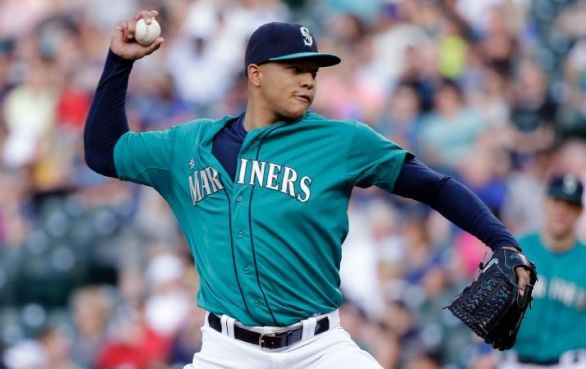 Walker, Smith lead Mariners to 2-1 win over Indians