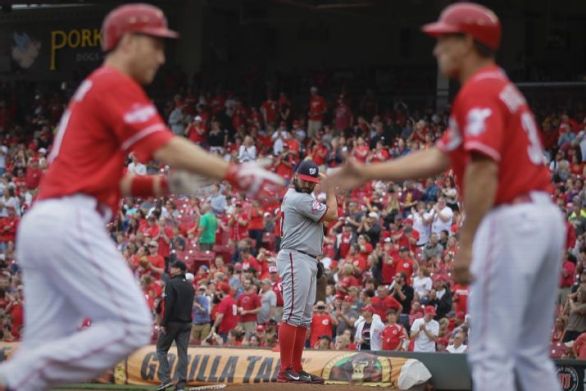 Reds complete sweep of Nationals with 8-2 win