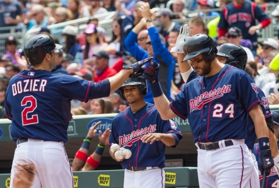 Hunter's go-ahead double lifts Twins over Blue Jays 6-5