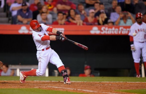 Giavotella's 2-run single in 8th helps Angels sweep Tigers