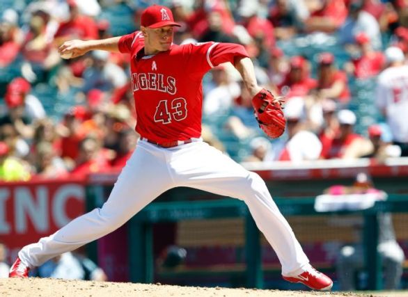 Richards takes no-hit bid into 7th, Angels beat Astros 3-1