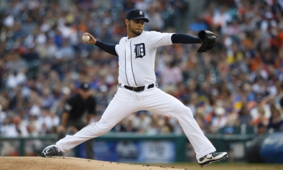 Sanchez and Davis lead Tigers to 6-0 win over Cubs