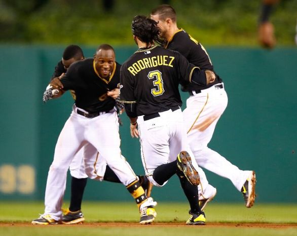 Marte's RBI single in 13th lifts Pirates past Phillies, 1-0