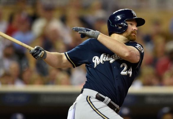 Mariners acquire Adam Lind from Brewers for three prospects