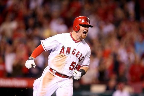Trout, Calhoun HRs in 8th help Angels beat A's 5-4